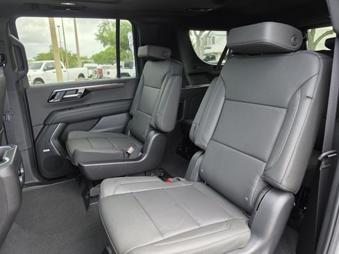 New 2026 Chevrolet Suburban LT w/ Comfort Package AWD/4WD image 25