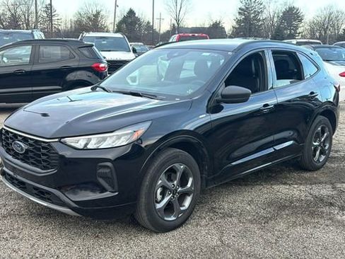 Used 2024 Ford Escape ST-Line image 2