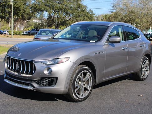 Used 2017 Maserati Levante S image 4