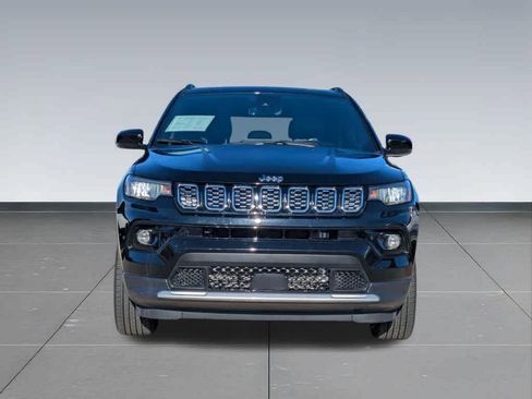 Used 2025 Jeep Compass Limited w/ Sun & Sound Group AWD/4WD image 9