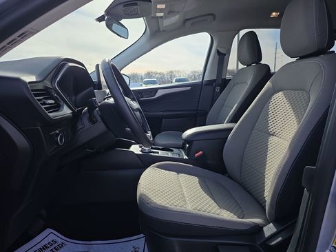 Used 2022 Ford Escape SE w/ Cold Weather Package image 19