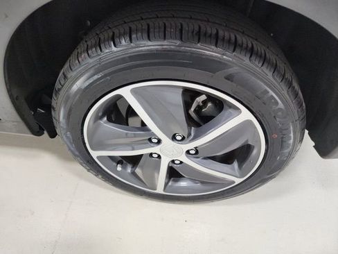 Used 2022 Honda HR-V EX image 37