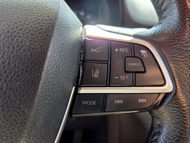 Used 2023 Toyota Sienna XLE FWD image 32