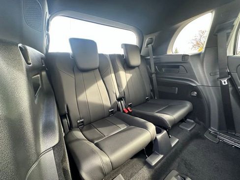 Used 2026 Mercedes-Benz GLB 250 4MATIC image 29