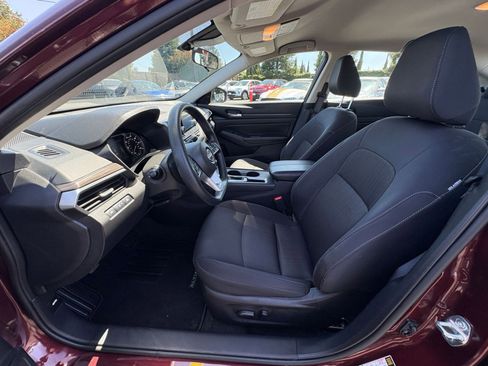 Used 2025 Nissan Altima 2.5 SV image 28