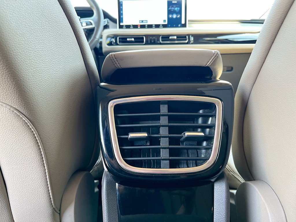 Used 2023 Lincoln Nautilus AWD w/ Premium Package image 25