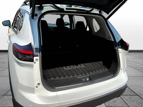 Certified 2026 Nissan Rogue SV AWD/4WD image 9