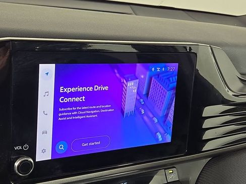 Used 2025 Toyota Camry SE image 17