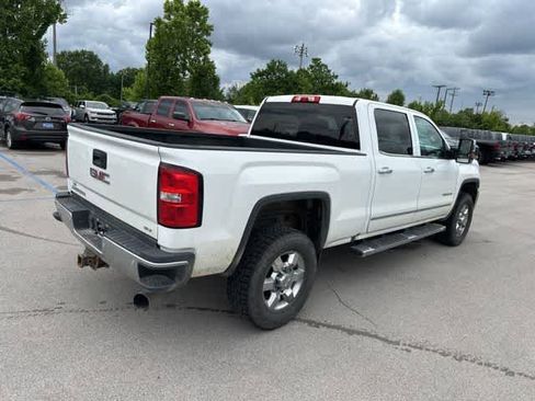 Used 2018 GMC Sierra 2500 SLT w/ Duramax Plus Package AWD/4WD image 16