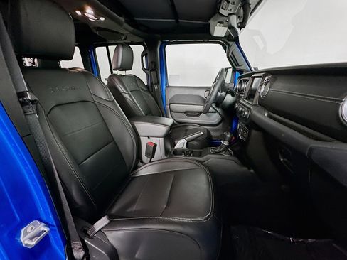 Used 2023 Jeep Wrangler Sahara image 8