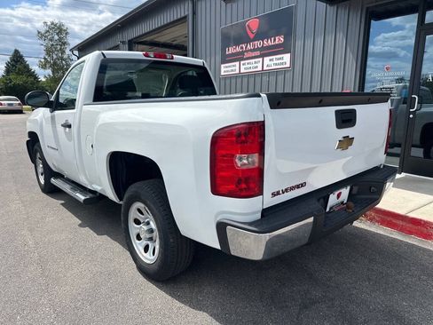 Used 2011 Chevrolet Silverado 1500 W/T RWD image 3