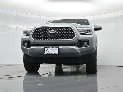 Used 2018 Toyota Tacoma TRD Sport w/ Technology Package image 36