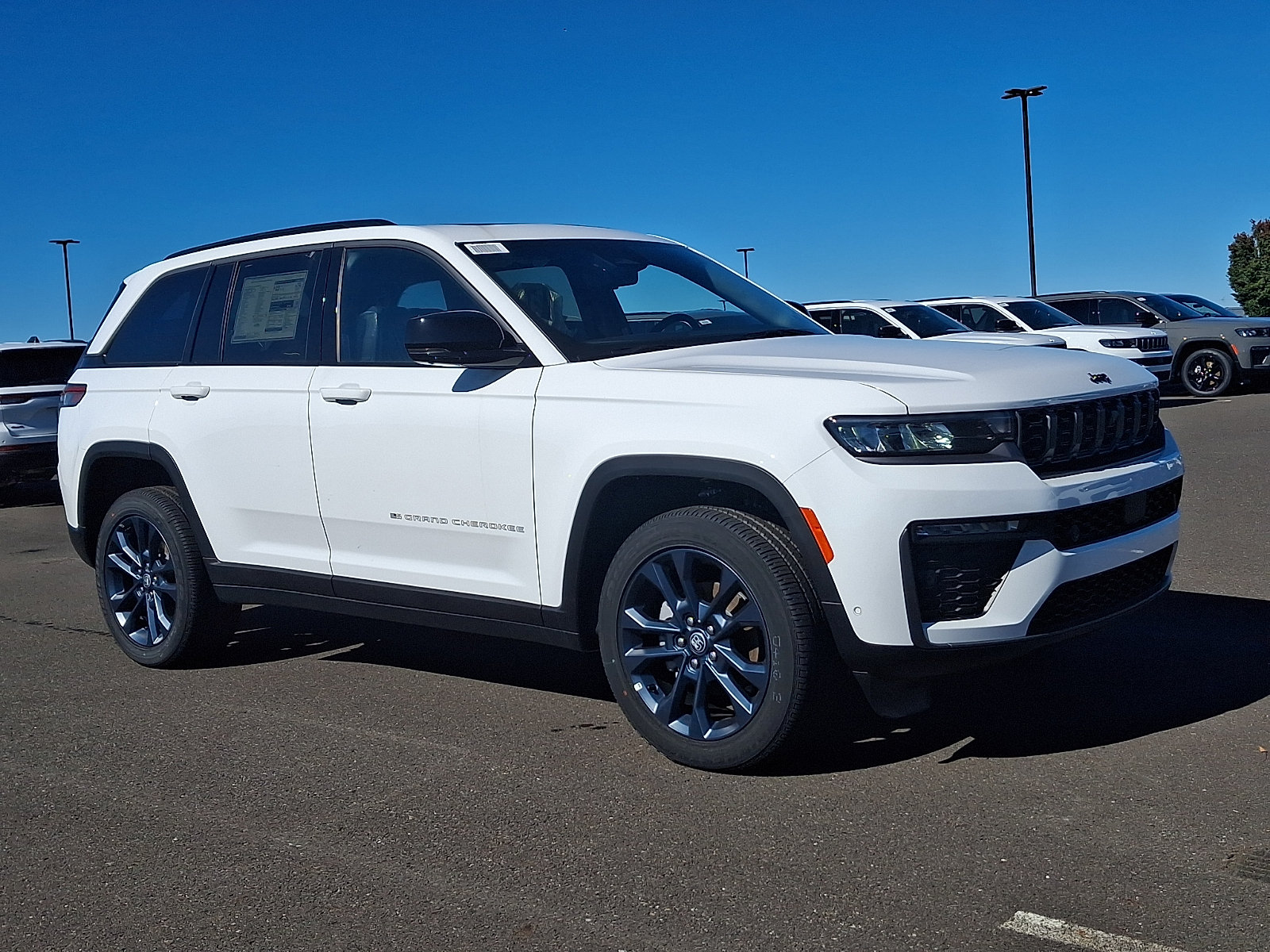 New 2026 Jeep Grand Cherokee Limited AWD/4WD image 1