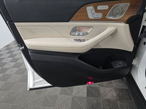Used 2024 Mercedes-Benz GLS 450 4MATIC image 13