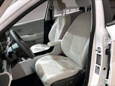 Used 2025 Hyundai Kona SEL AWD/4WD image 21