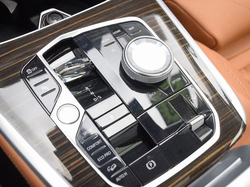 Used 2023 BMW X7 xDrive40i w/ Parking Assistance Package image 32