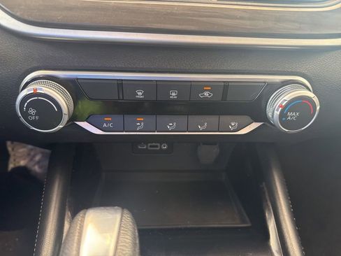 Used 2023 Nissan Altima 2.5 SV FWD image 16