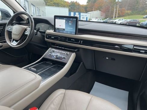 Used 2023 Lincoln Aviator Reserve w/ Equipment Group 201A image 15