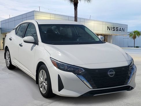 Used 2025 Nissan Sentra S FWD image 8