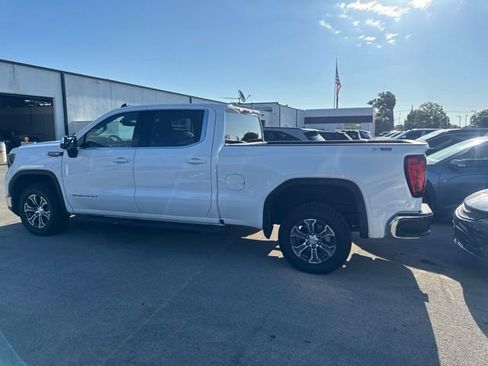 Used 2023 GMC Sierra 1500 SLE w/ X31 Off-Road Package AWD/4WD image 17
