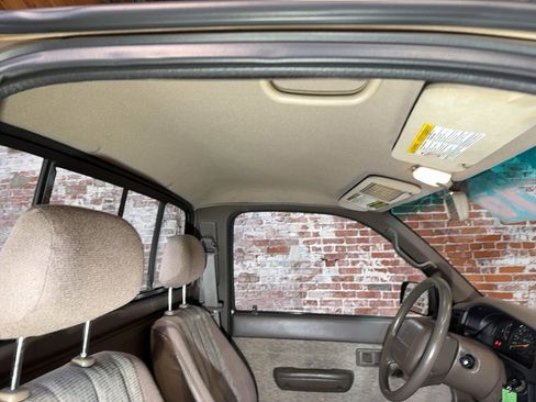 Used 1998 Toyota Tacoma 4x4 Regular Cab image 71