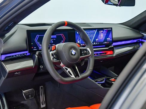 Used 2025 BMW M5 Touring w/ M Driver's Package image 40