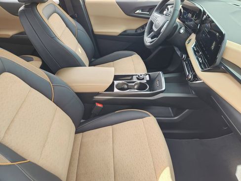 Used 2025 Chevrolet Equinox ACTIV w/ Safety and Technology Package FWD image 15
