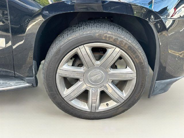 Used 2017 Cadillac Escalade Luxury AWD/4WD image 32