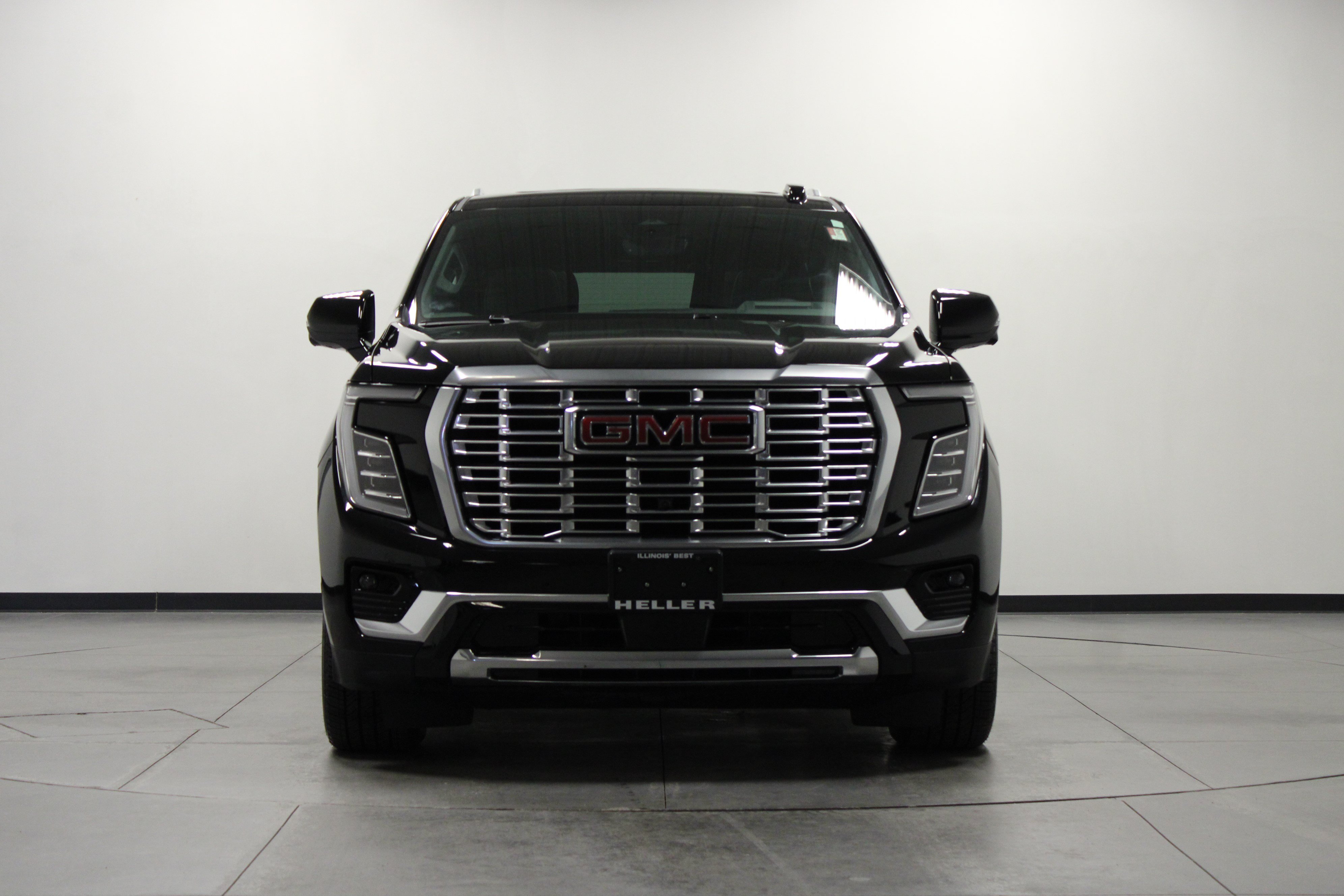 Used 2025 GMC Yukon Denali w/ Denali Reserve Package AWD/4WD image 9