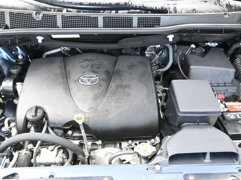 Used 2017 Toyota Sienna LE FWD image 24