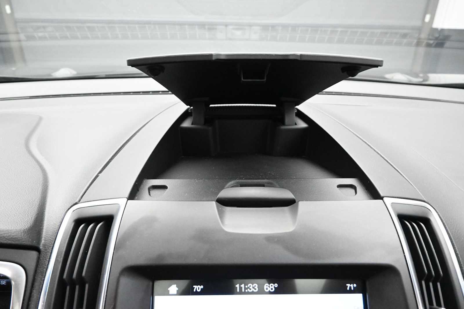 Used 2018 Ford Edge Titanium w/ Equipment Group 301A AWD/4WD image 20