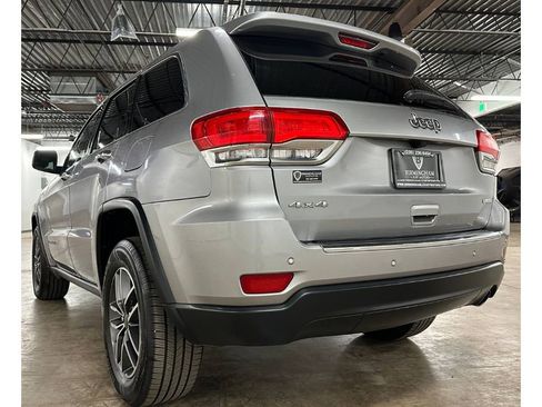 Used 2019 Jeep Grand Cherokee Limited w/ Luxury Group II image 16
