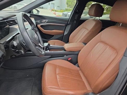 Used 2023 Audi e-tron Premium w/ Convenience Plus Package AWD/4WD image 9