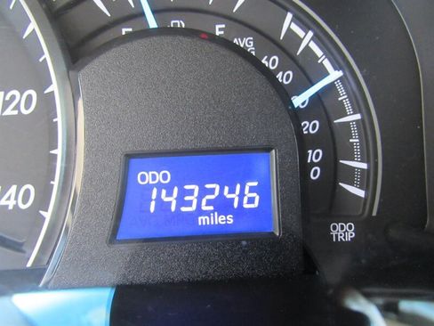 Used 2015 Toyota Camry LE FWD image 13
