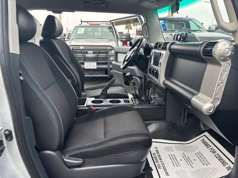 Used 2008 Toyota FJ Cruiser Base w/ Upgrade Pkg 2 image 9
