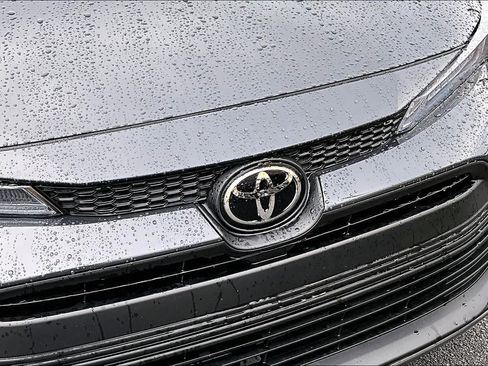 Certified 2025 Toyota Corolla LE image 27