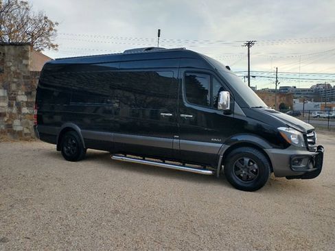 Used 2014 Mercedes-Benz Sprinter 2500 image 20