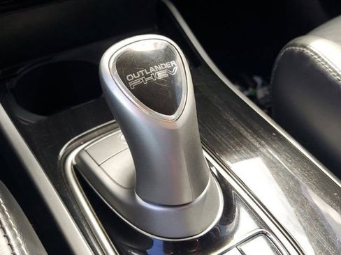 Used 2018 Mitsubishi Outlander SEL image 26