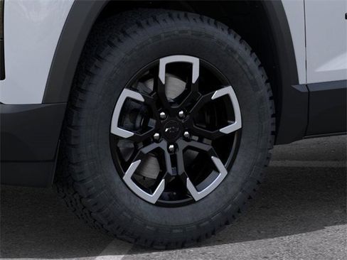 New 2026 Chevrolet Equinox ACTIV w/ Convenience Package III image 9