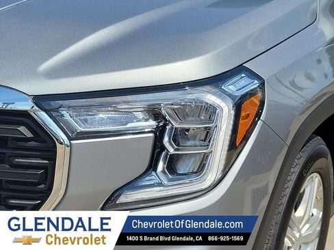 Certified 2024 GMC Terrain SLE FWD image 17