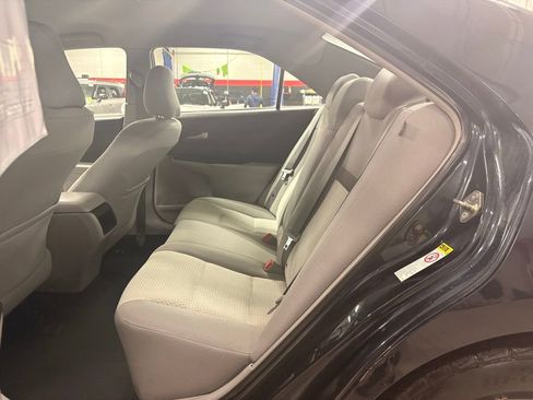 Used 2014 Toyota Camry LE image 34