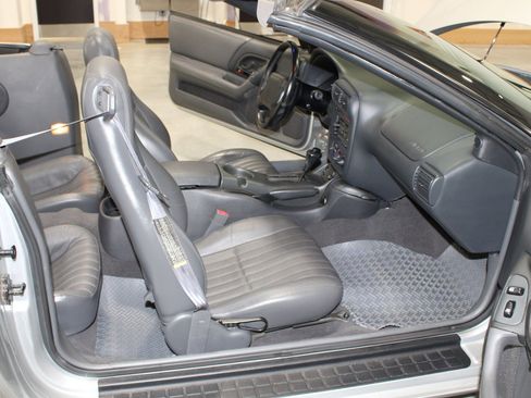 Used 1998 Chevrolet Camaro Z28 RWD image 7