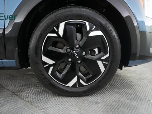 Used 2024 Kia Niro Wave w/ Wave Preserve Package image 19