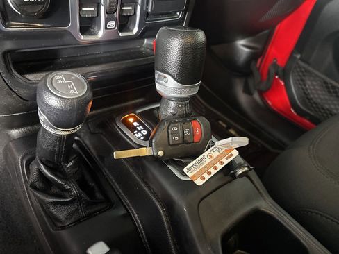 Used 2020 Jeep Gladiator Sport w/ Quick Order Package 24S image 19