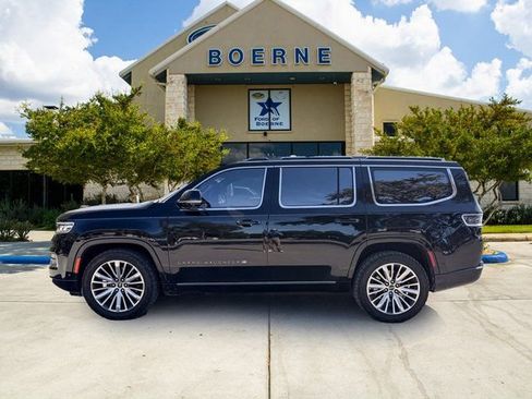 Used 2022 Jeep Grand Wagoneer Series III image 2