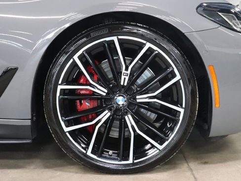Used 2022 BMW M550i xDrive AWD/4WD image 30