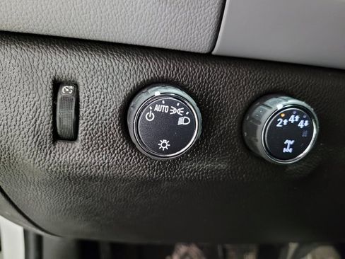 Used 2021 Chevrolet Colorado W/T w/ WT Convenience Package image 36