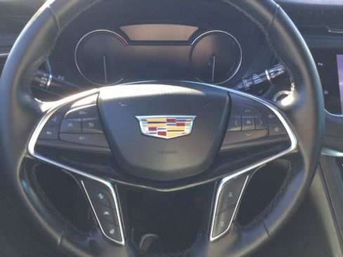 Used 2025 Cadillac XT5 Premium Luxury image 17