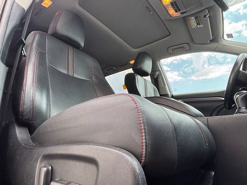 Used 2019 Toyota Highlander SE w/ Nightshade Edition FWD image 27