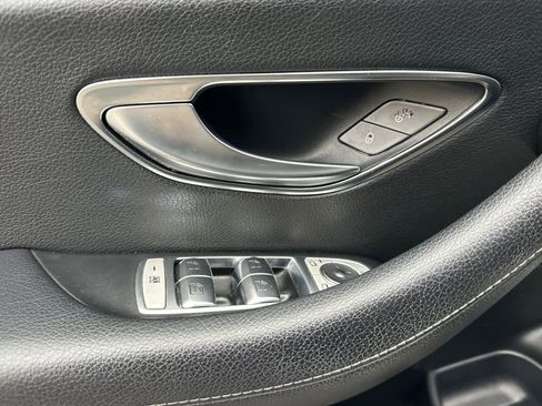 Used 2020 Mercedes-Benz E 350 Sedan image 10